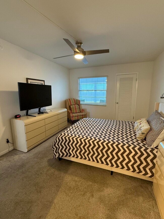 Building Photo - 4057 Wolverton C