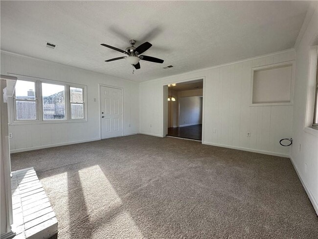 Building Photo - 503 Concord Woods Dr SE