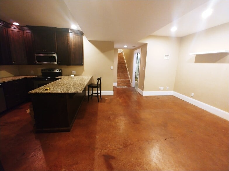 Building Photo - 511 S 1200 E