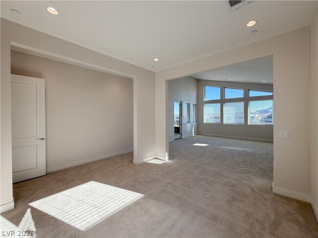 Building Photo - 10761 Canyon Bloom Dr