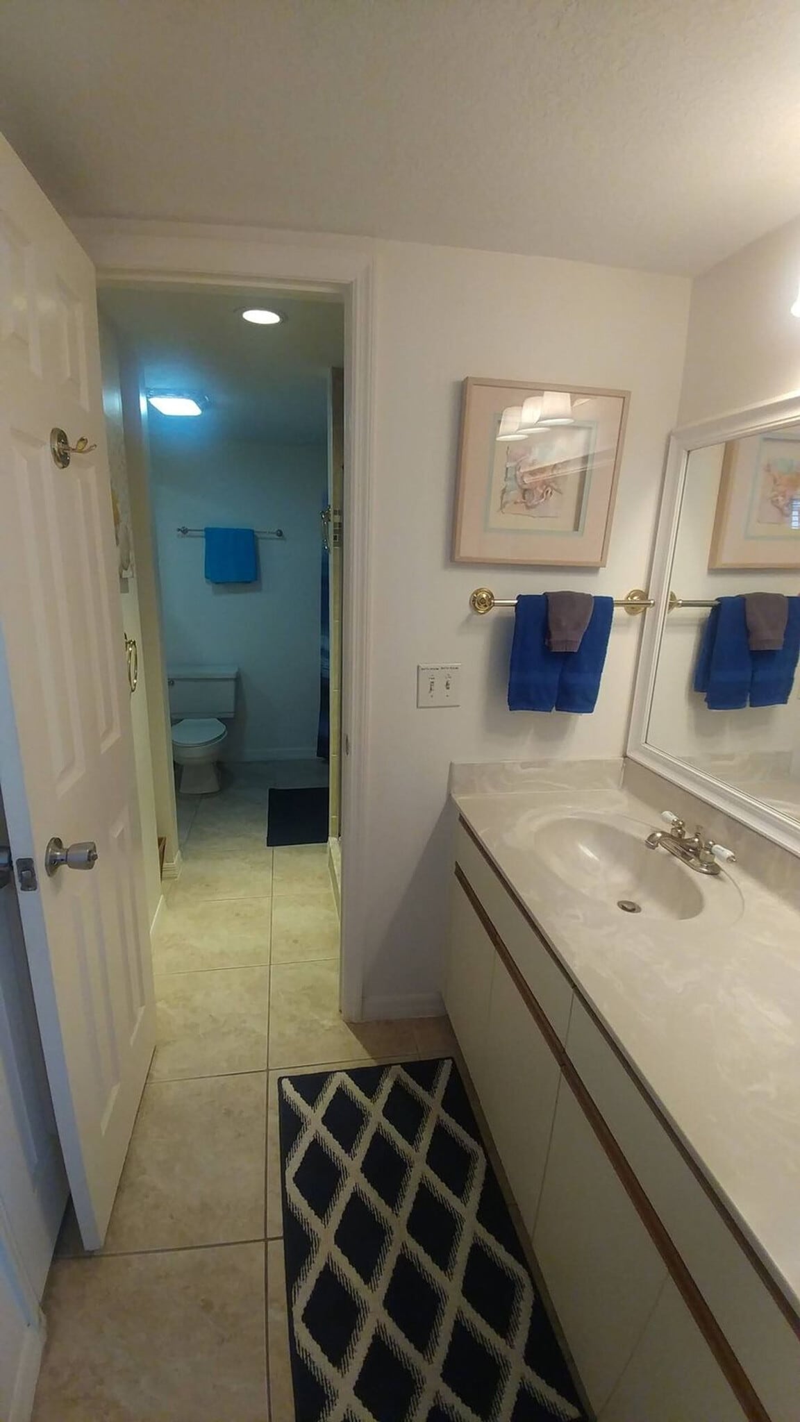 Building Photo - 8600 Ridgewood Ave