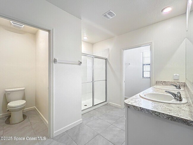 Building Photo - 870 Remington Green Dr SE