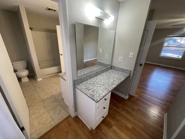 Building Photo - 4 Bd 2 ba house