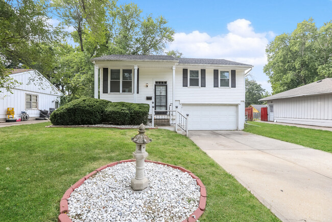 Primary Photo - 4-Bedroom Gem in Kansas City