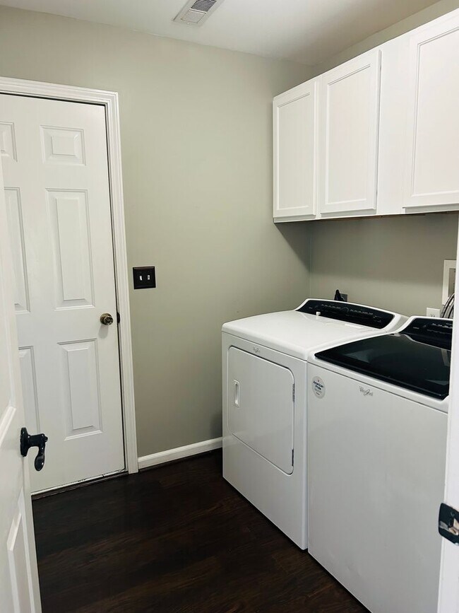 Building Photo - Charming 3-Bedroom Ranch in Greer’s Covete...