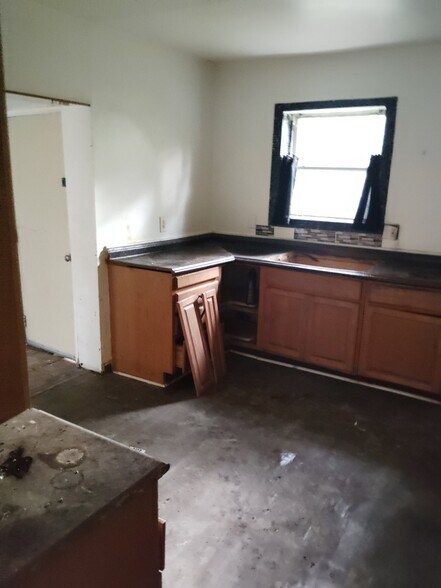 Building Photo - 3729 Avondale Ave