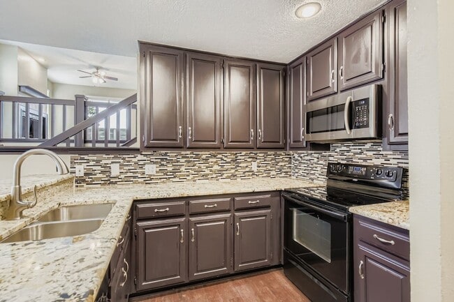 Building Photo - 3323 Augusta Blvd