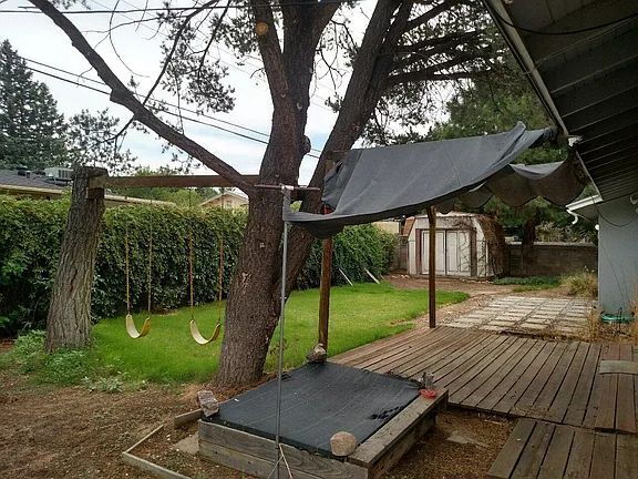 Building Photo - "Welcome Home: Spacious 3-Bedroom Oasis with 2 Full Baths on Dakota St NE!"