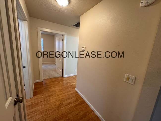 Building Photo - 3 bed 2 bath North river rd area home