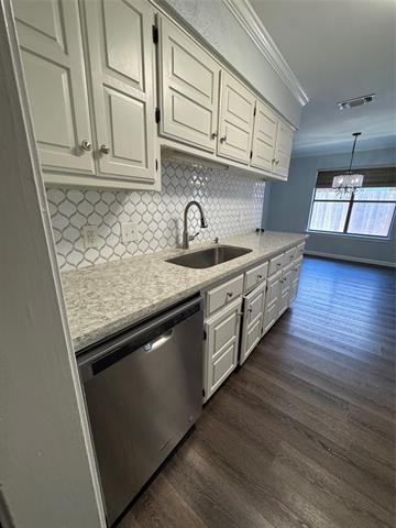 Building Photo - 6513 Sayle St