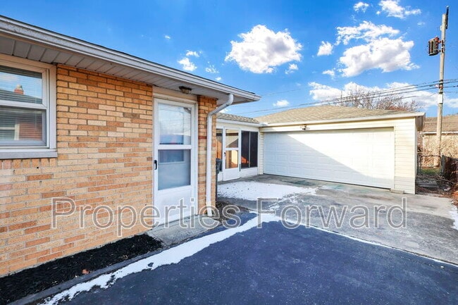 Building Photo - 2698 Kenny Ln