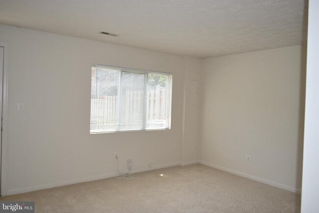 Building Photo - 3855 Sunny Brook Ct