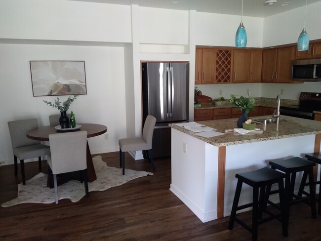 Building Photo - 2819 Hidden Dr