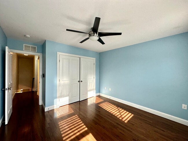 Building Photo - Charming  2Bed/2Bath in Patterson Park