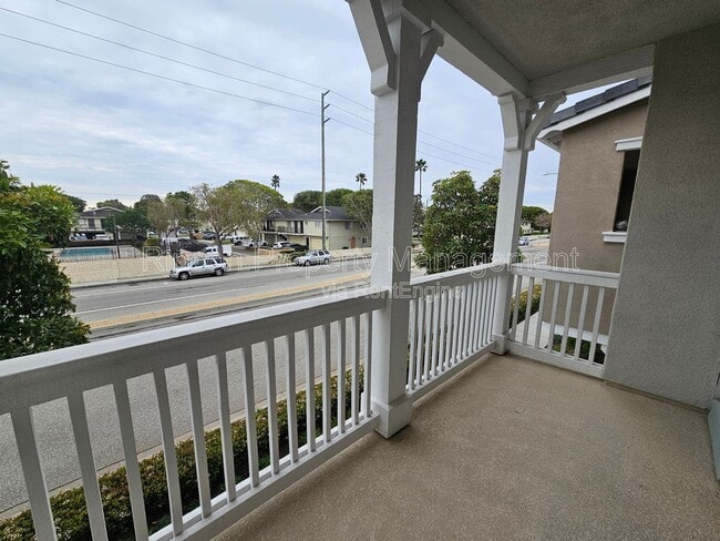 Building Photo - 3647 W Hemlock St