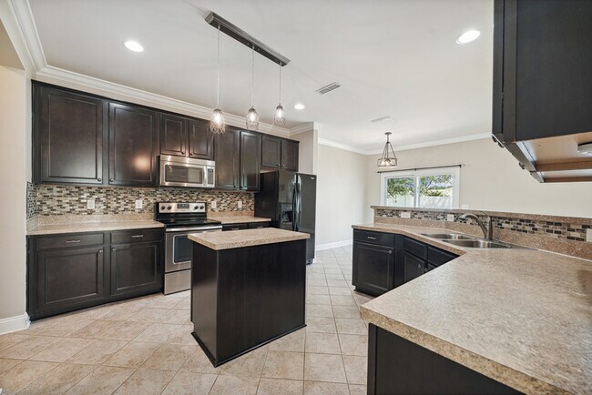 Building Photo - 4109 White Kestrel Dr