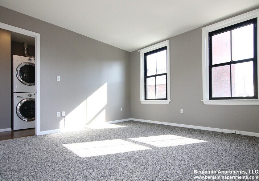 Building Photo - 153 W Brookline St