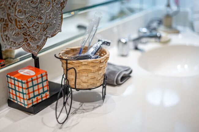 Building Photo - 11468 Club Dr