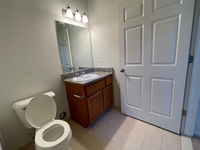 Building Photo - Shelby TWP 2-BR, 2-BA with Attached Garage, Lower Unit, Immediate Occupancy