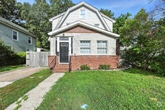 Building Photo - 931 Kenton Ave
