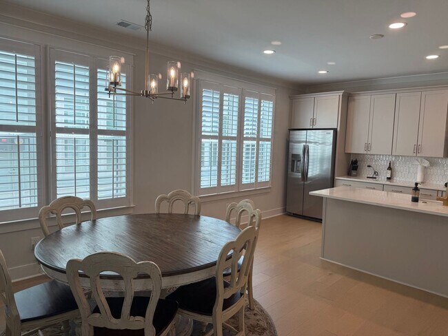 Building Photo - 4 Bedroom 3.5 Bath House in Twin Lakes - J...