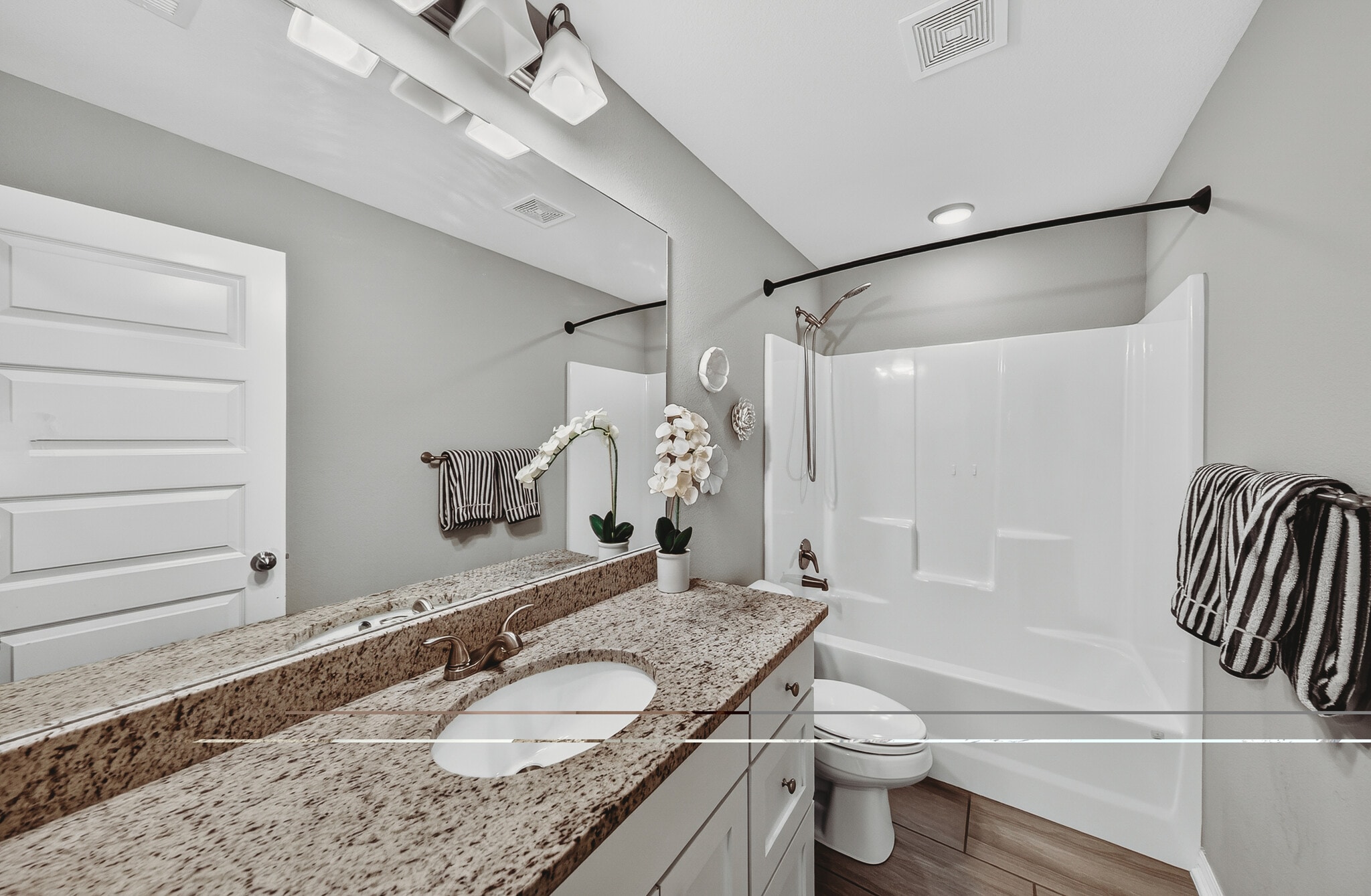 Building Photo - 5803 W Poison Springs Dr