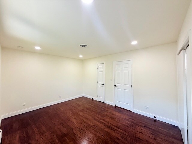 Building Photo - 833 Heritage Dr