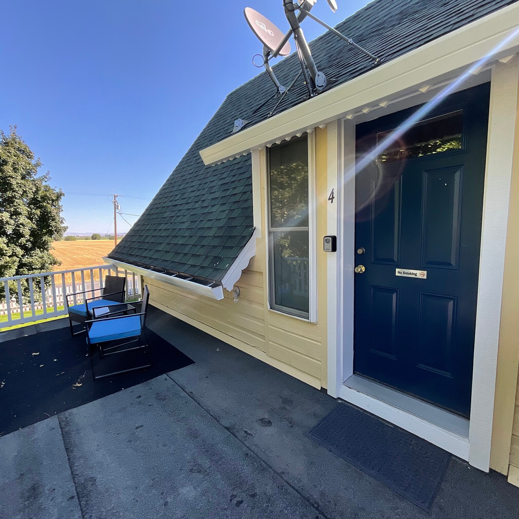 Deck and front door #4 - 155 Townsend St