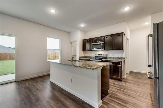 Building Photo - 828 Peach Tree Ln