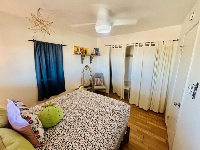 Building Photo - Joshua Tree Cabin in Peaceful, Wide Open Space!