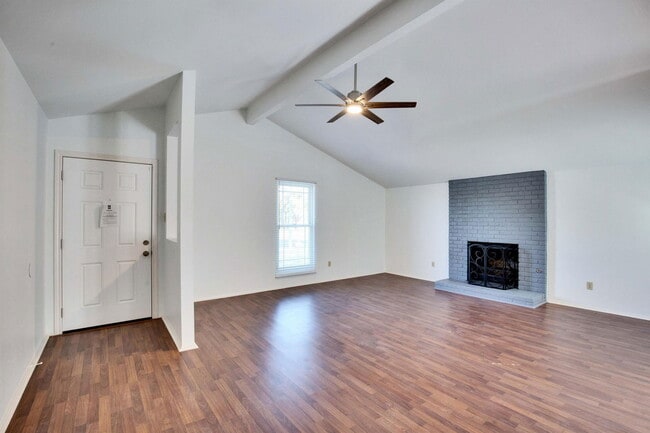 Building Photo - 8002 Croftwood Dr