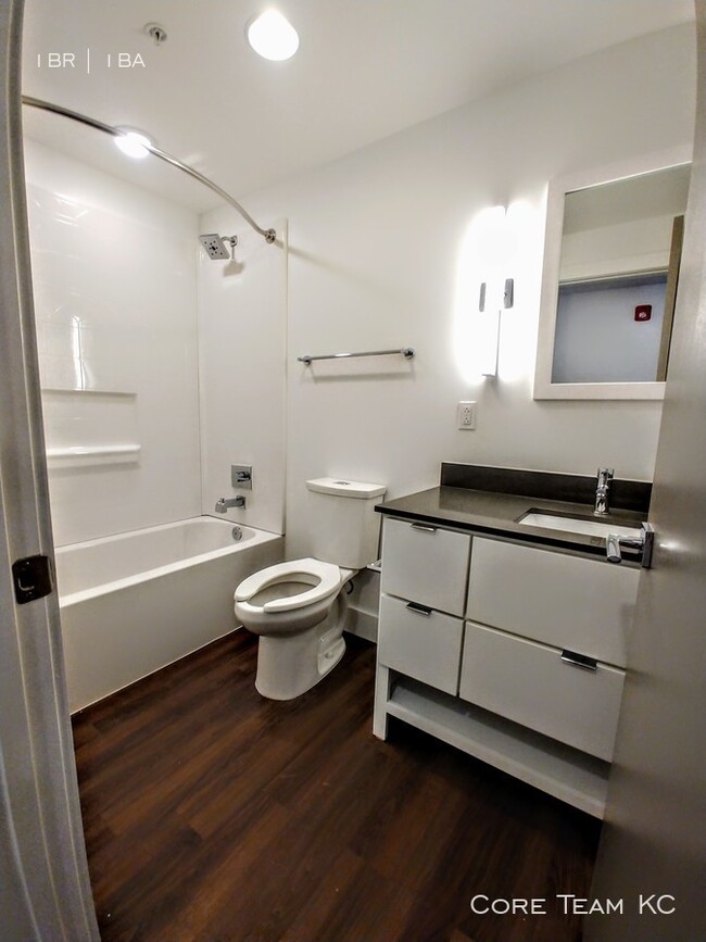 Building Photo - One bedroom at The Netherland
