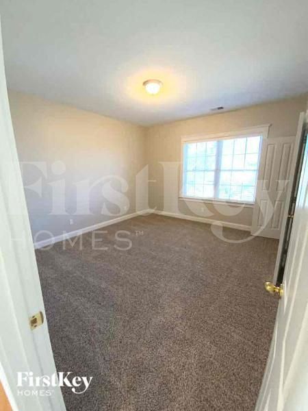 Building Photo - 205 Barberry St
