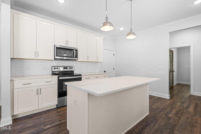 Building Photo - 148 E Battery Cir