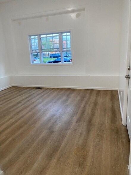 Building Photo - 244 E Hanover St