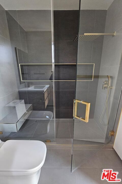 Building Photo - 5141 Varna Ave