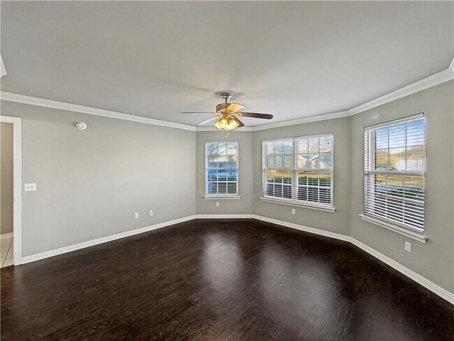 Building Photo - 3803 SW Carriageway Ave