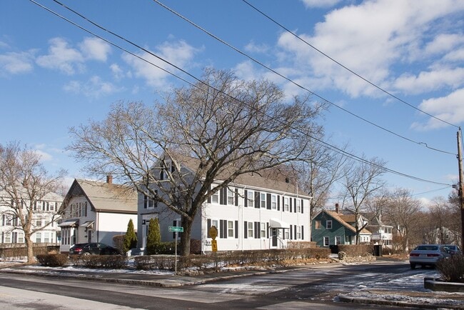 Building Photo - 271 N Washington St