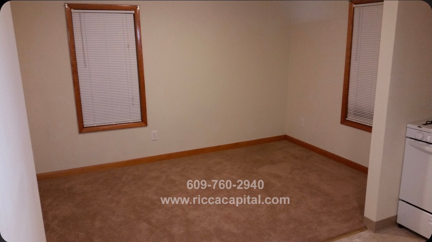 Building Photo - 507 Wilbur Ave