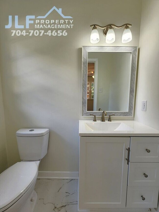 Building Photo - Fully Remodeled 3 Bed/1.5 Bath Ranch in Be...