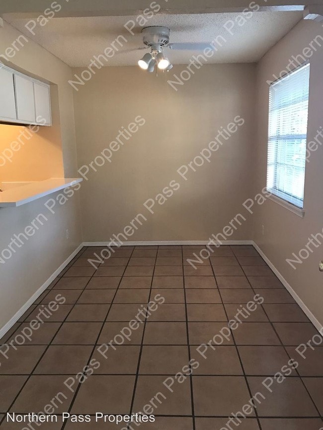 Building Photo - 200 Shadow Mountain Dr
