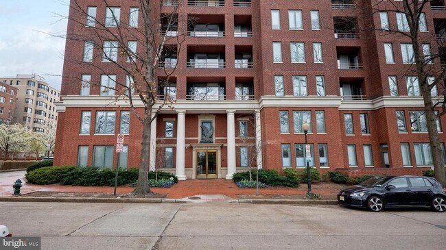 Building Photo - 955 26th St NW