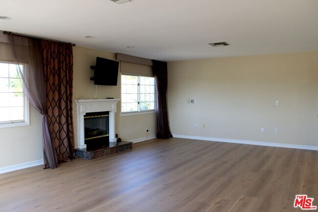 Building Photo - 11502 Dona Teresa Dr