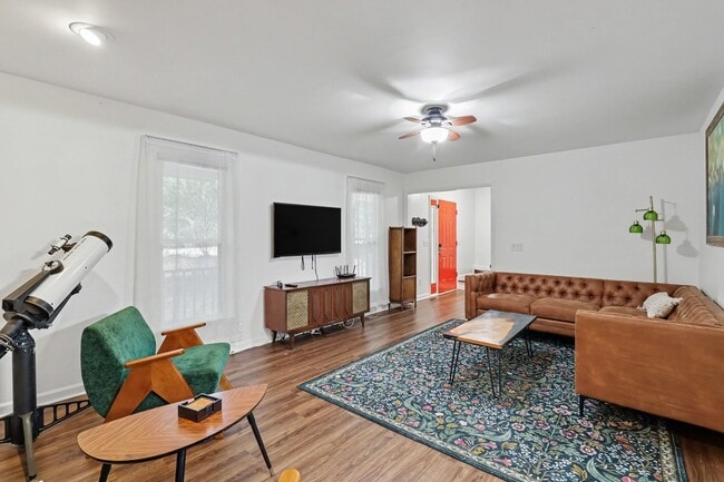 Building Photo - 4204 High Mountain Dr