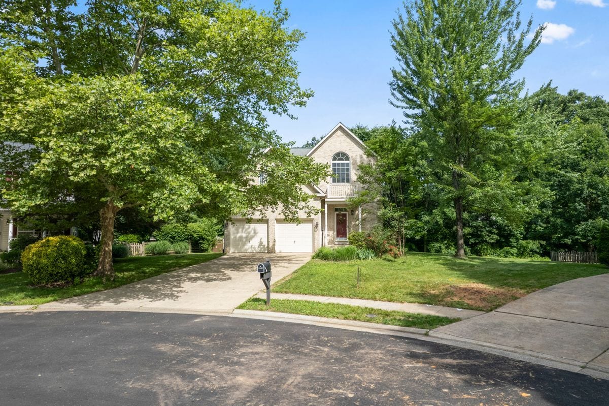 Building Photo - 21355 Fernbrook Ct