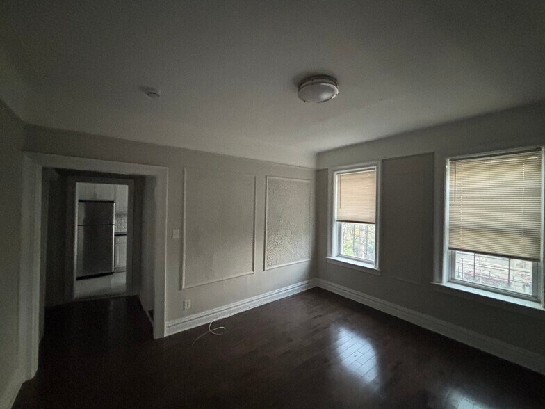 Building Photo - 125 Corbin Ave