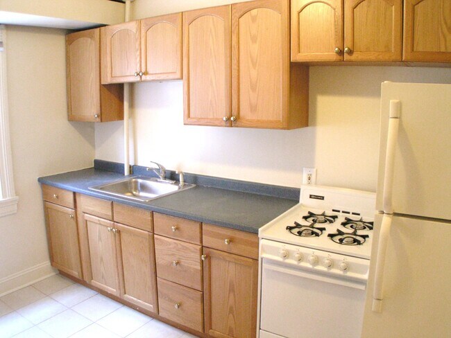 Building Photo - Junior Two Bedroom (Two bedrooms, no dedic...