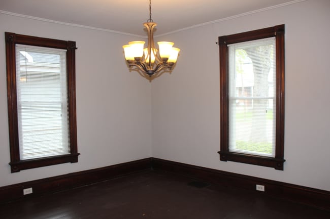 Building Photo - 404 Mill St