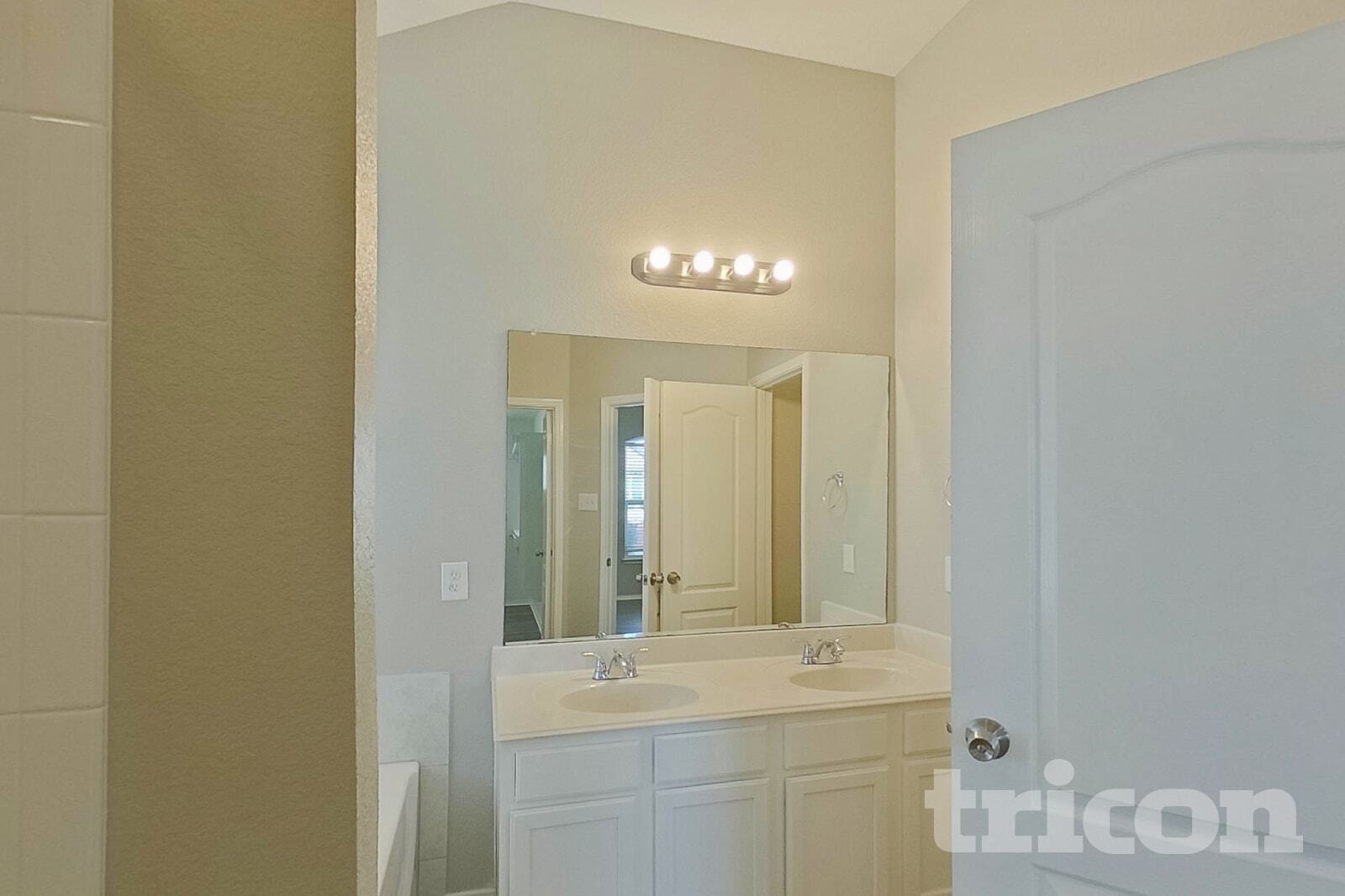 Building Photo - 522 Golden Bell Dr