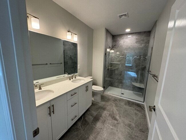 Building Photo - 320 Middlesex Ave